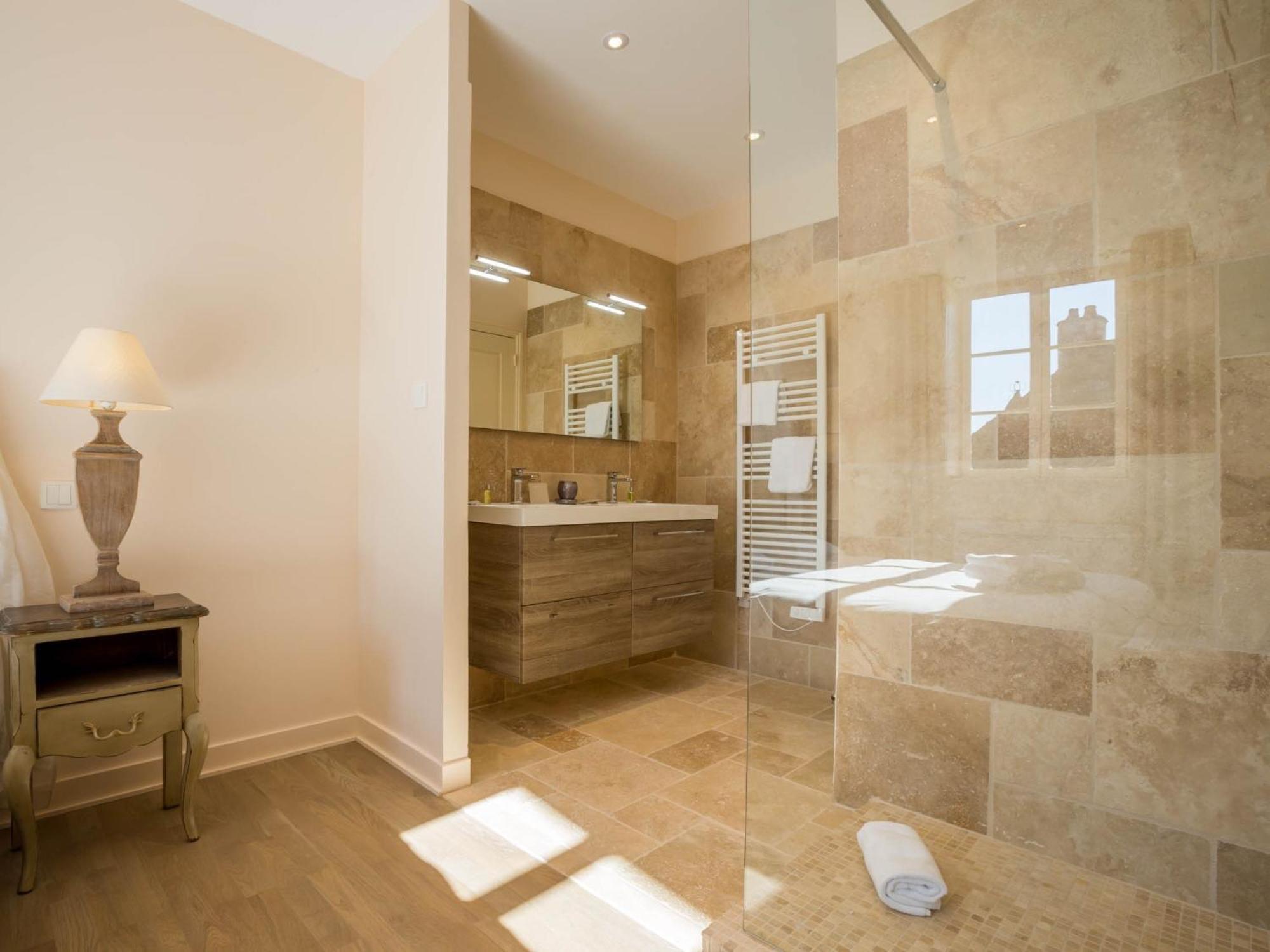 Le Cara - 4 Appartements Calmes Et Chics Au Coeur De Beaune Beaune  Room photo