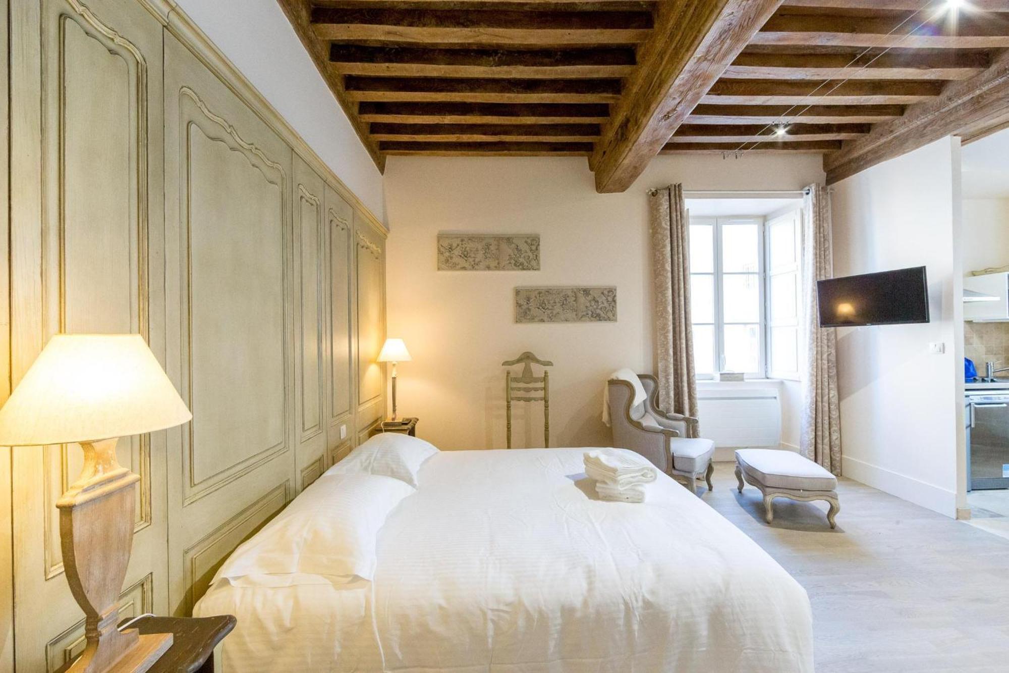 Le Cara - 4 Appartements Calmes Et Chics Au Coeur De Beaune Beaune  Room photo