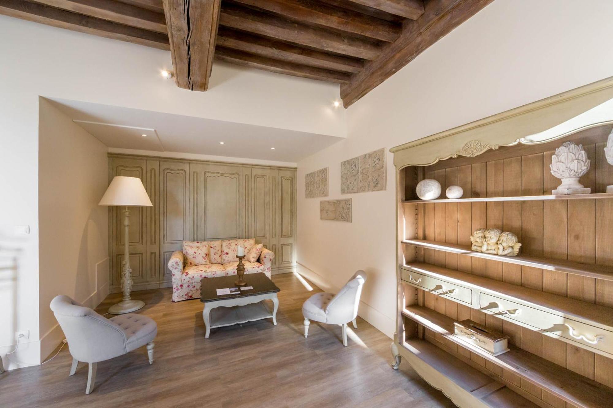 Le Cara - 4 Appartements Calmes Et Chics Au Coeur De Beaune Beaune  Room photo