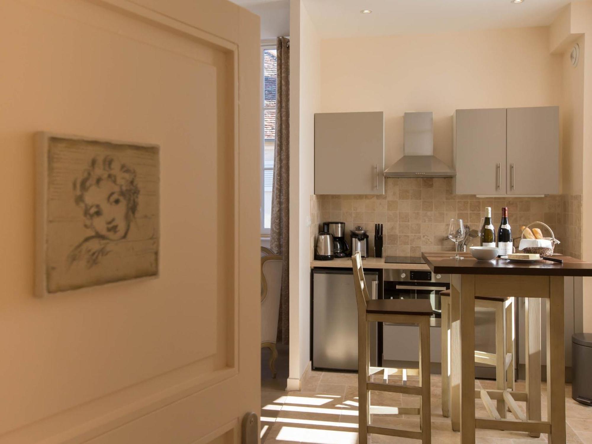 Le Cara - 4 Appartements Calmes Et Chics Au Coeur De Beaune Beaune  Room photo